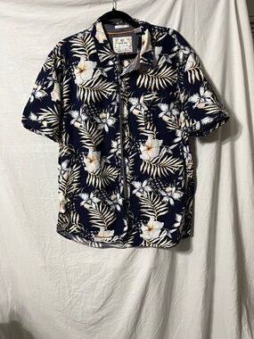 MEXX Navy Floral Short-Sleeve Button-Down Shirt